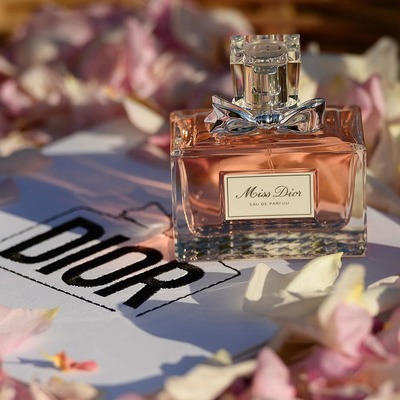 Духи «Miss Dior eau de parfum 2017» «Miss Dior eau de parfum 2017» от Christian Dior